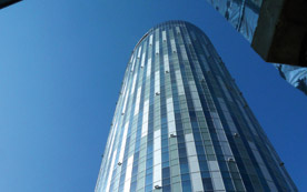 Neues Wahrzeichen: Der Sky Tower ist mit 137 Metern das höchste Gebäude Bukarests.
